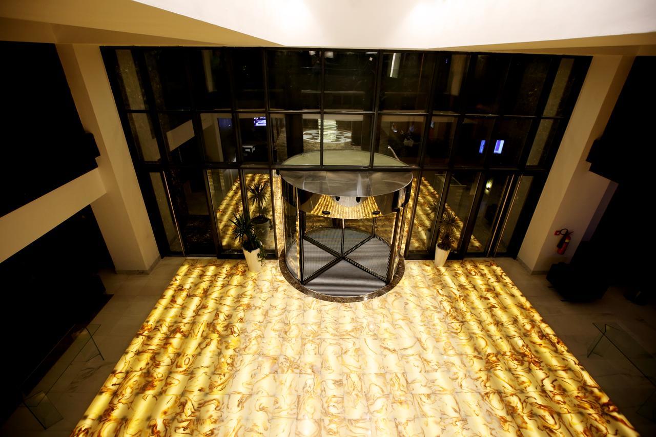 モーベンピック ホテル スファックス エクステリア 写真 The lobby of the hotel
