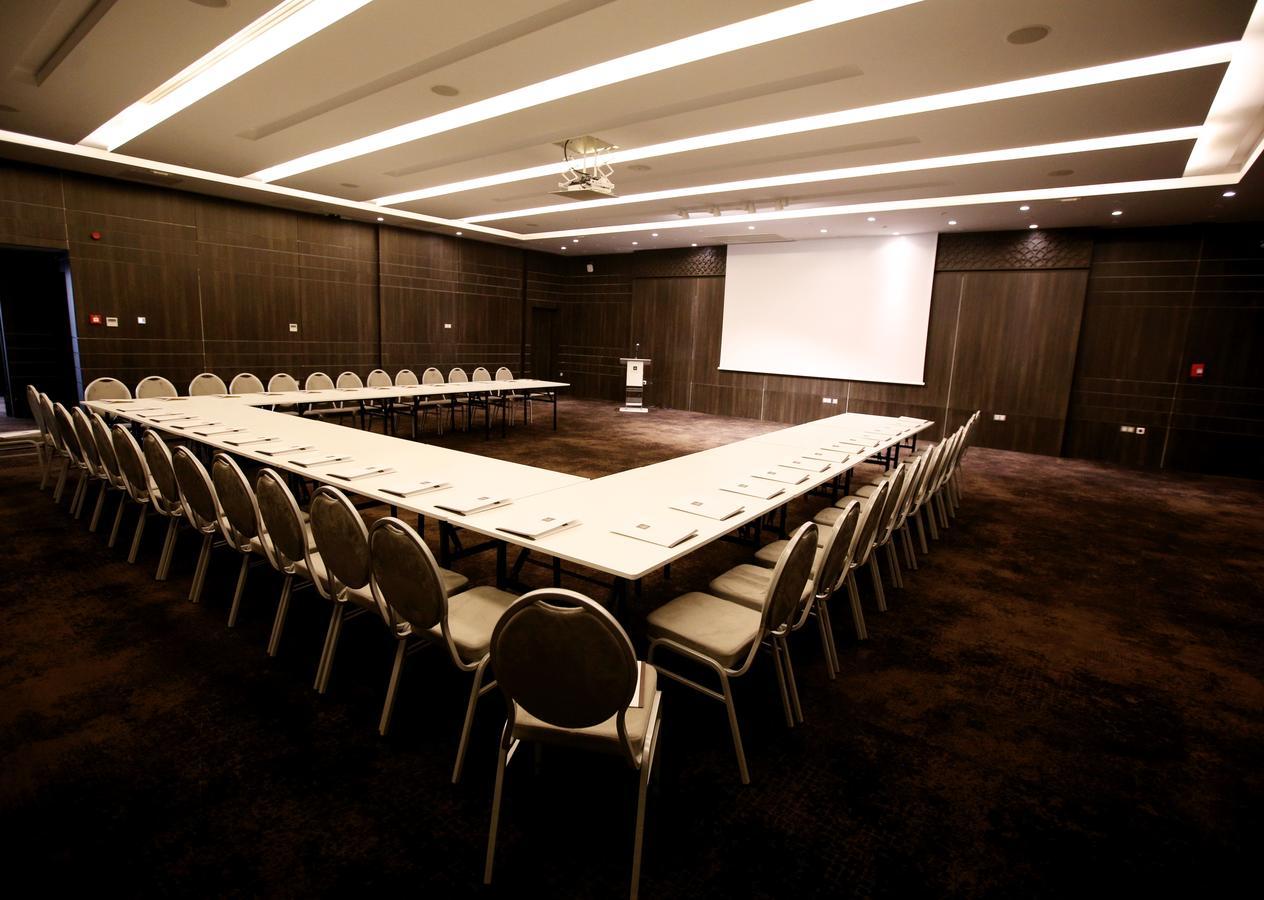 モーベンピック ホテル スファックス エクステリア 写真 A meeting room