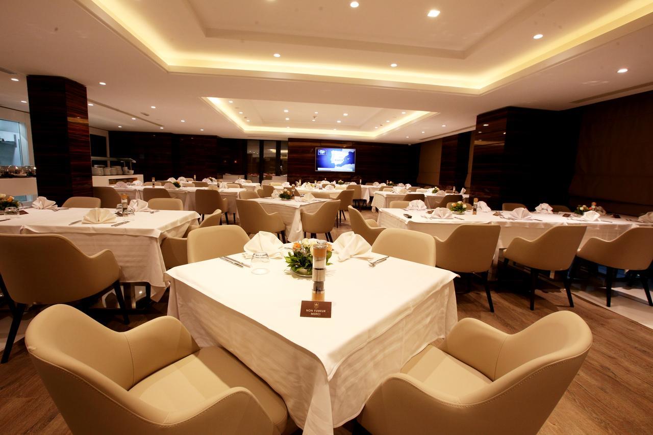 モーベンピック ホテル スファックス エクステリア 写真 The Royal Lounge at Tan Son Nhat International Airport