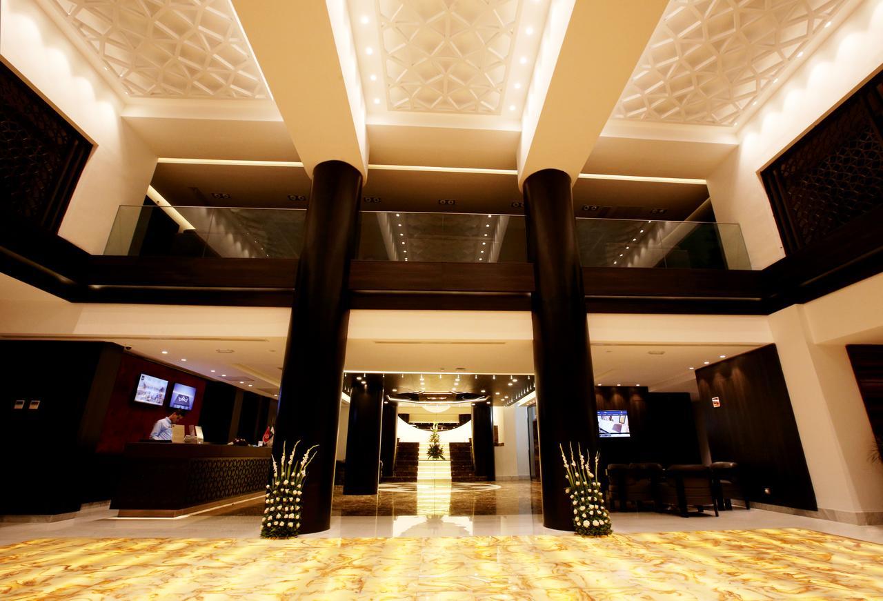 モーベンピック ホテル スファックス エクステリア 写真 The lobby of the hotel